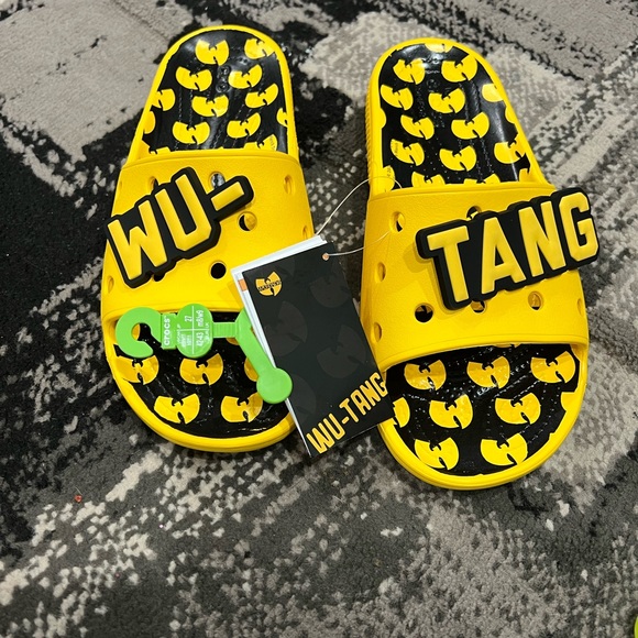 Limited edition WuTang crocs - Picture 2 of 3